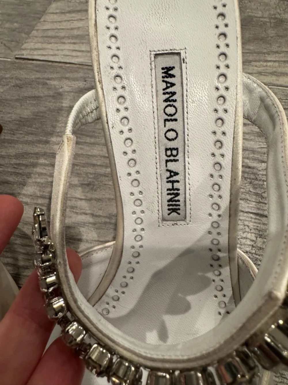 Manolo Blahnik White Lurum 90 crystal-embellished satin mules - Picture 8 of 15